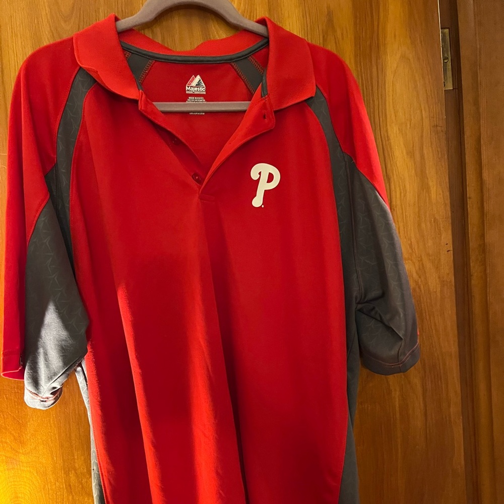 Mens 2xl Phillies polo shirt.